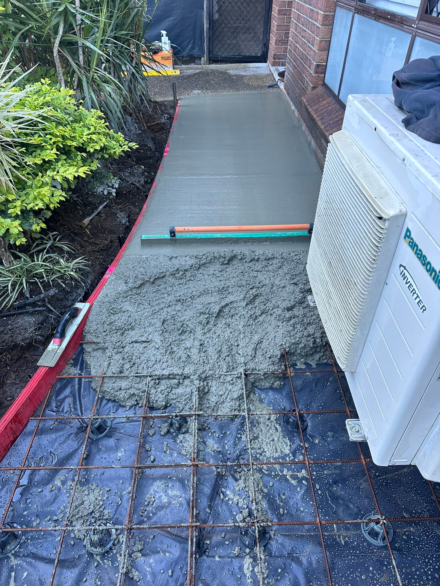 concrete pour image